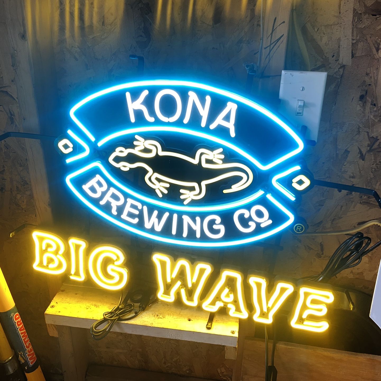 コナブリューイングBIG WAVEネオンサイン Kona Brewing Lighted Sign
