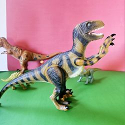 1994 Kenner Jurassic Park Dinosaur Kick Utah Raptor and other JP - 6x figures