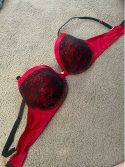 Women’s like new Frederick's of Hollywood push-up bra 38D