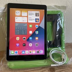 Apple iPad 5th Generation 32GB  with kids protective case & Charger (128gb $170) 
