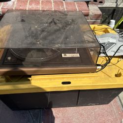 Dual turn table record player 