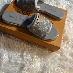 Grey Lv Slides Size 6,7 And 8 Available 