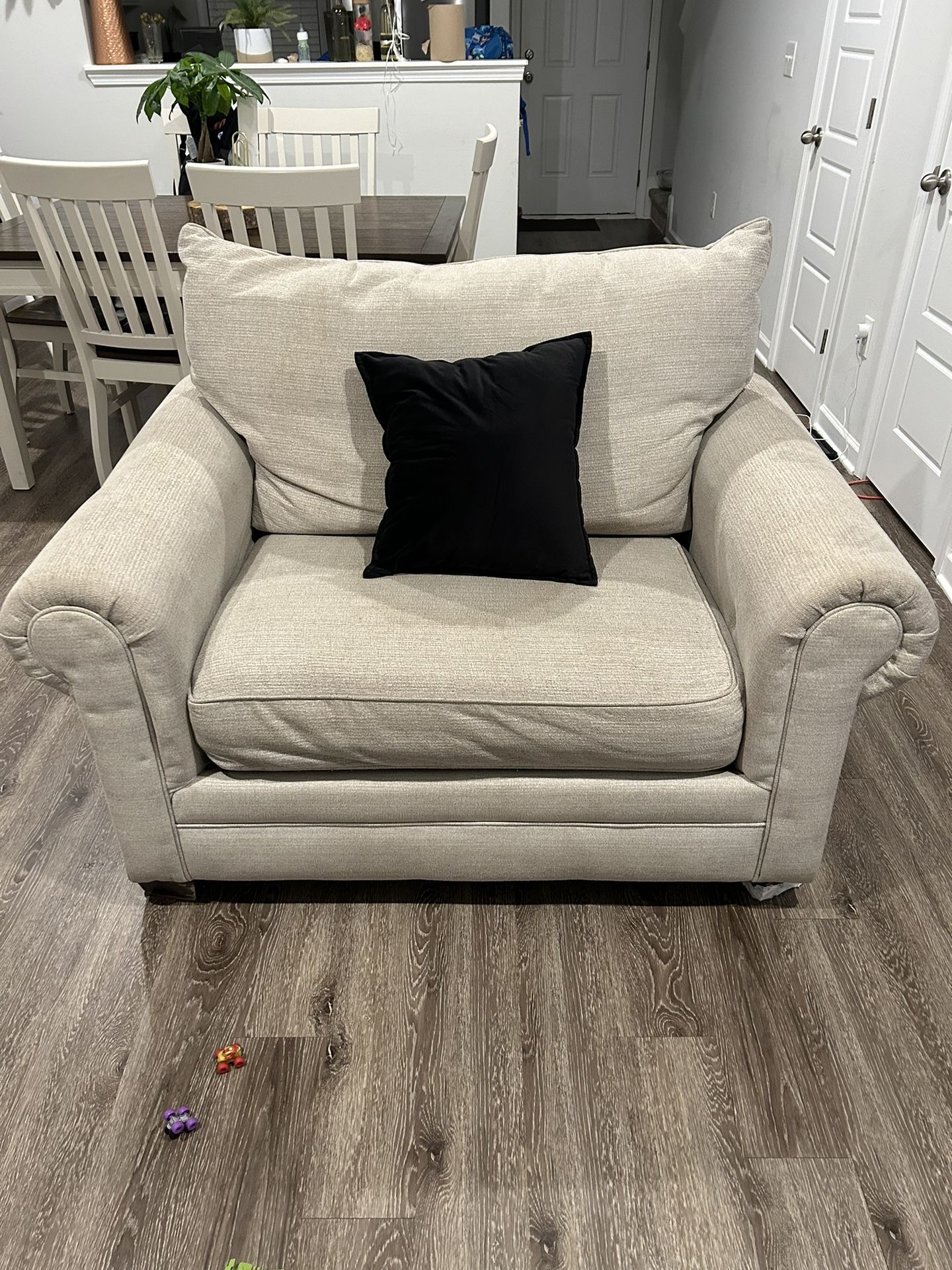 2 Oversized Chairs