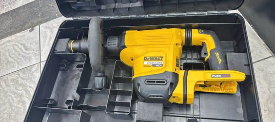 DeWalt DCH832 60V MAX SDS Max Brushless Chipping Hammer tool only