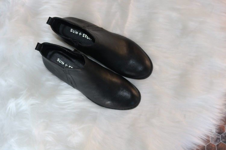Sun Stone Cadee Ankle Booties, Size 5.5 Black