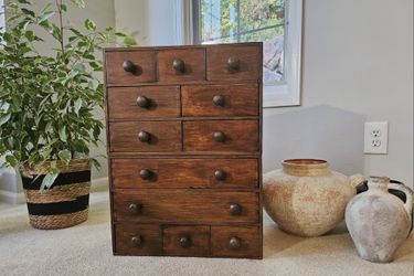 Vintage Italian Chest of Drawers – Handcrafted Elegance