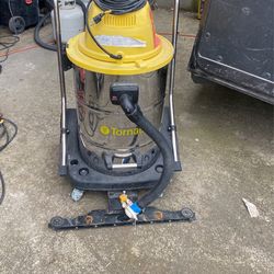 Tornado Wet Dry Vac With Squeegee Shop Vac