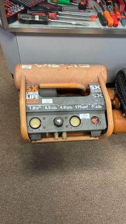 Rigid 4 1/2 Gallon Twin Stack Air Compressor