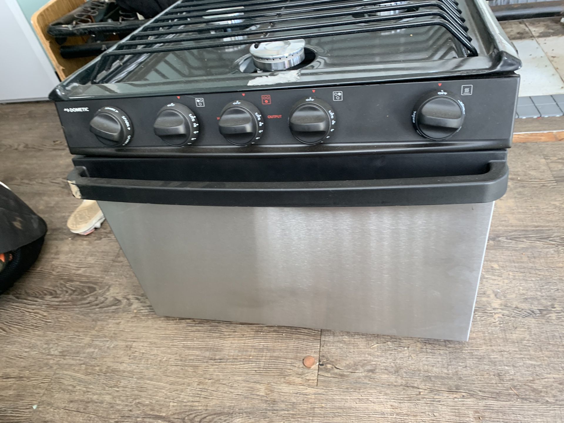 Dometic 3 burner camper stove/oven