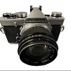 *NEAR MINT * OLYMPUS OM-1 SLR/ G Zuiko Auto-S 50mm F/1.4 Lens COMES WITH FILM