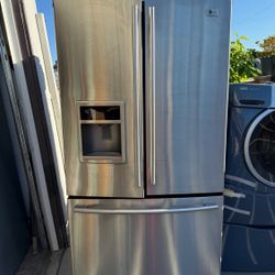 Stainless Refrigerator With Bottom Freezer