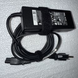 GENUINE DELL 90W 19.5V 4.62A AC Adapter  Model HA90PM190