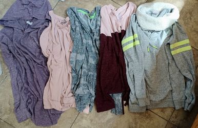 Bundle of Junior/Women's Tops