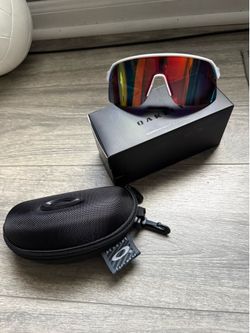 Oakley men sunglasses