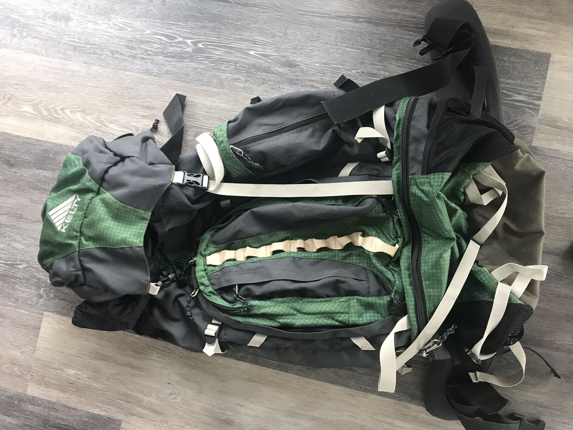 L-XL Kelty backpack