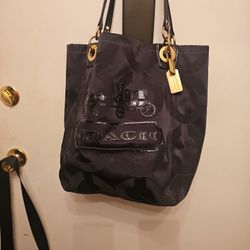 Large tote Style Coach Bag Great Con, Pet Smk Free