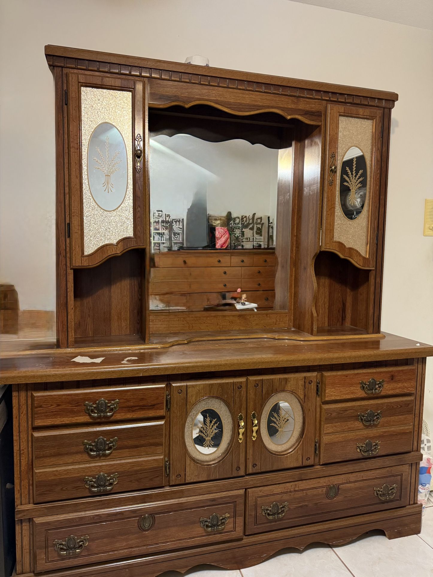 Dresser With Mirror