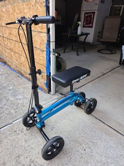 Knee scooter