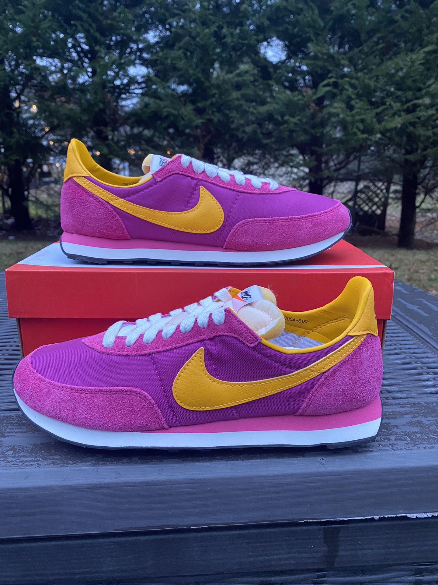 Size 9 Nike Waffle Trainers 2 SP Fireberry Electro Orange DB3004-600