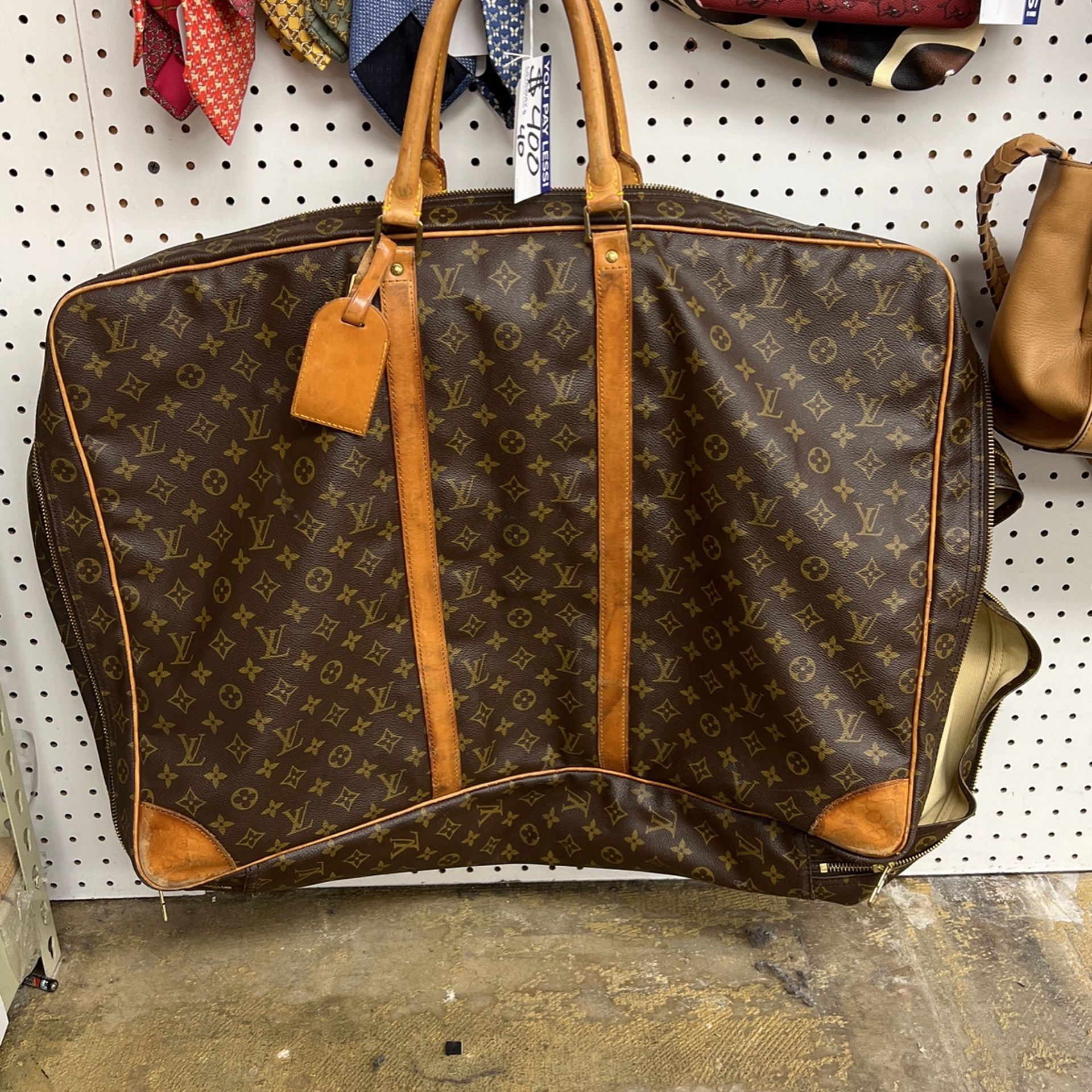 Authentic Louis Vuitton Luggage for Sale in Katy, TX - OfferUp