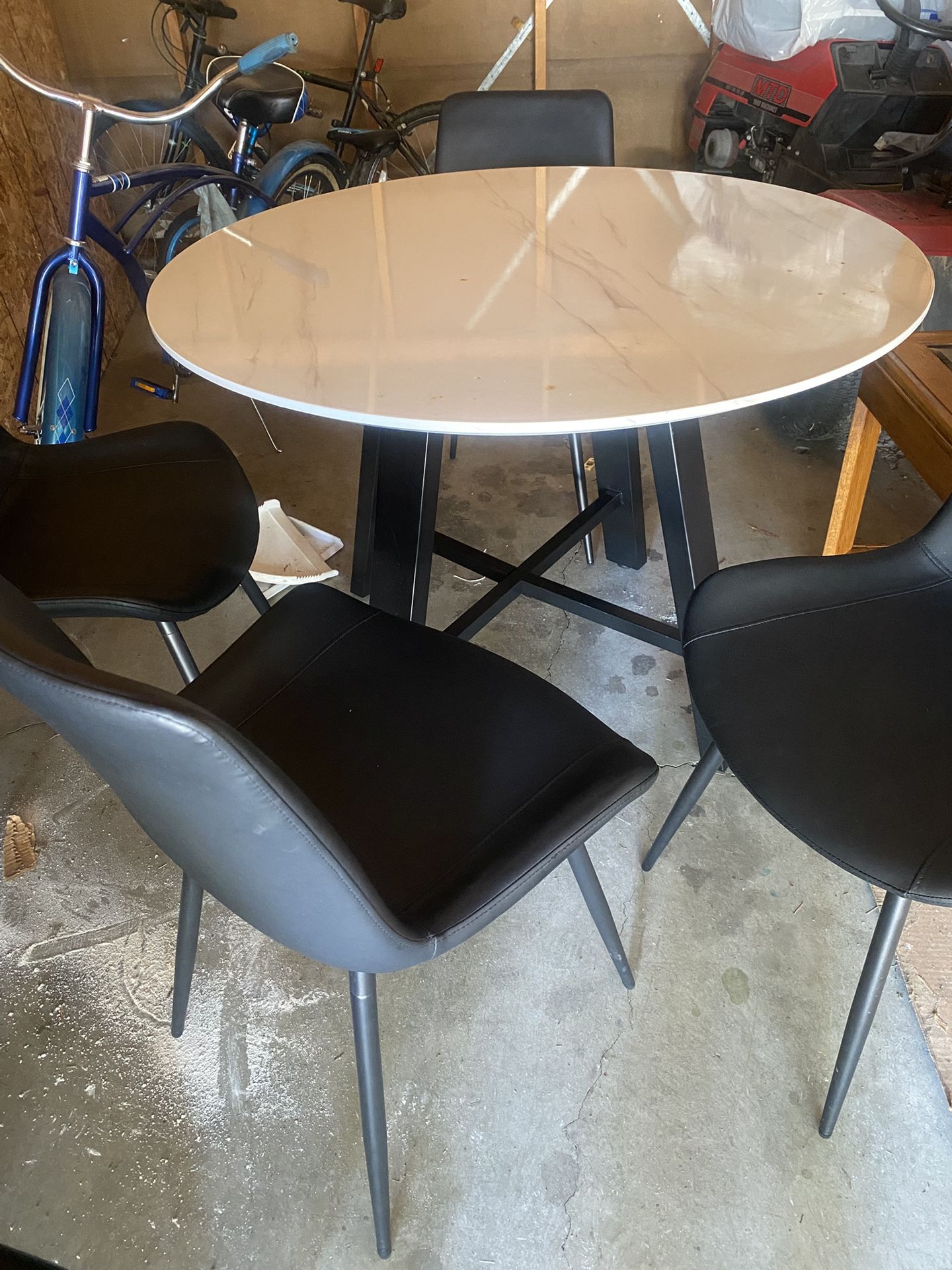 Langfang Baisinuo Round Table and 4 Chairs