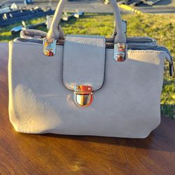 Bonita Bolsa PARA Mujeres Solo 20$. 👜 Very Nice 