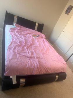 Queen bed with queen mattress￼