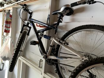 Bike, it has flat tire at rear.80$