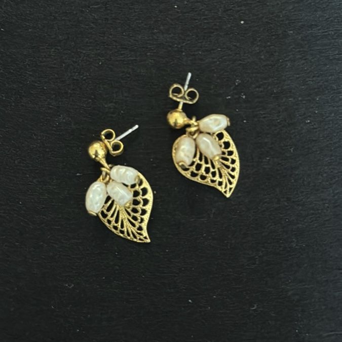10k Plated Leaf Earrings With Pearls