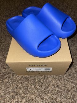 Yeezy Slide Azure Size 7 Brand New