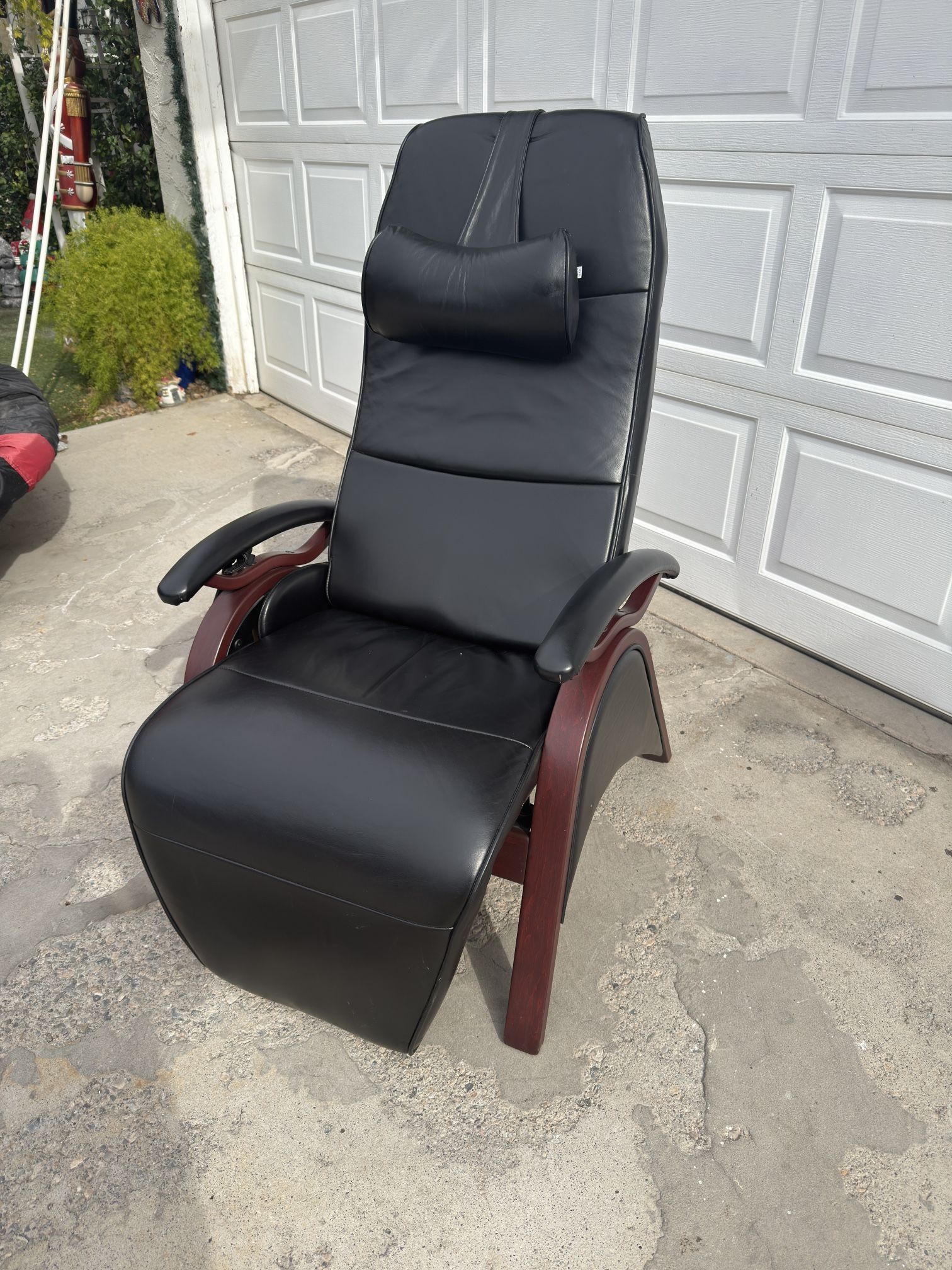 Andrew LeBlanc Zero Gravity Chair