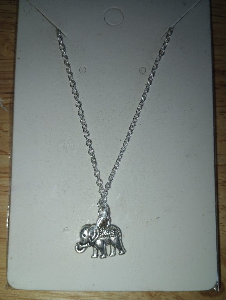 925sp Necklace With Elephant Pendent