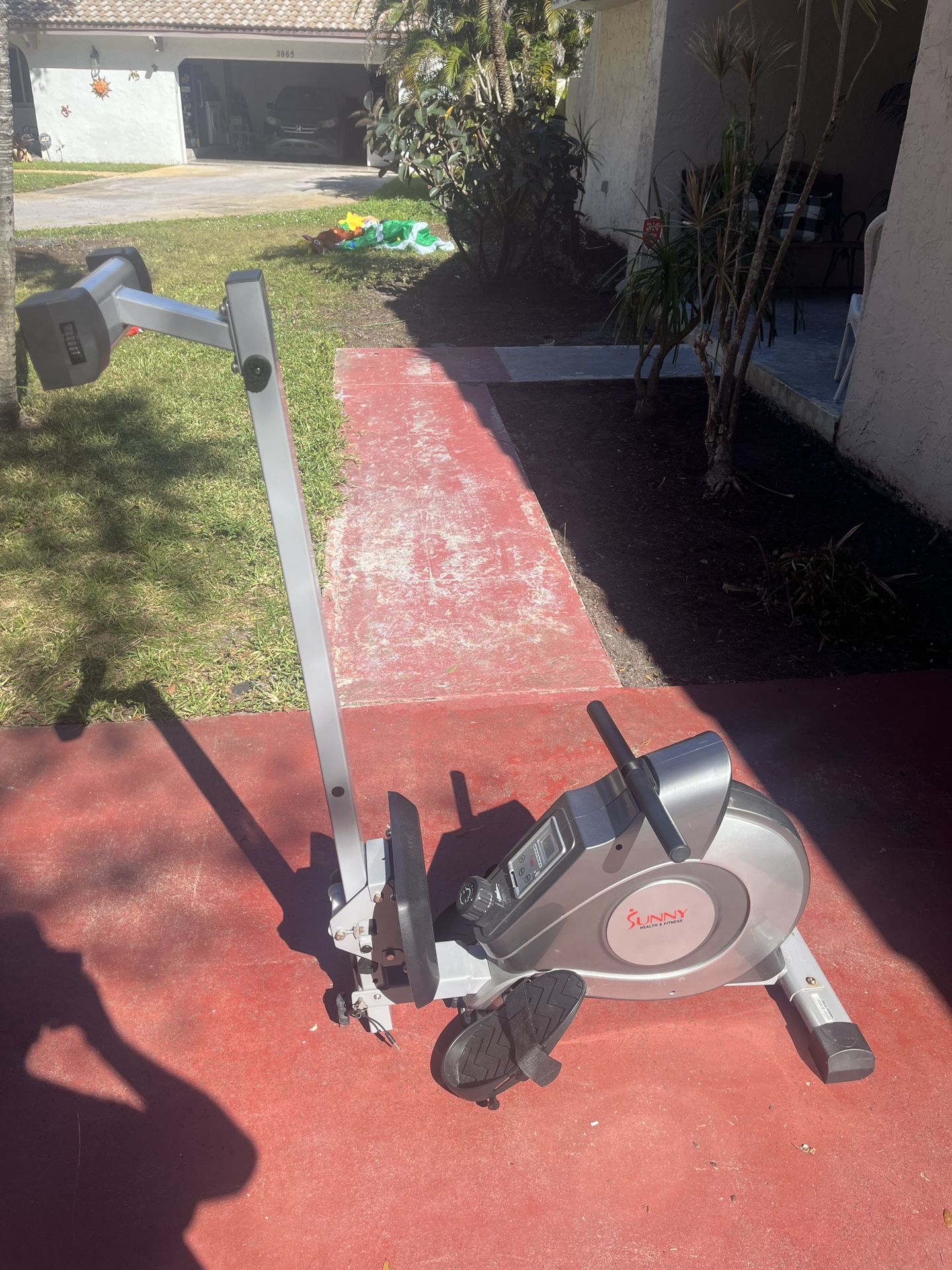 Sunny Health & Fitness Magnetic Rowing Machine