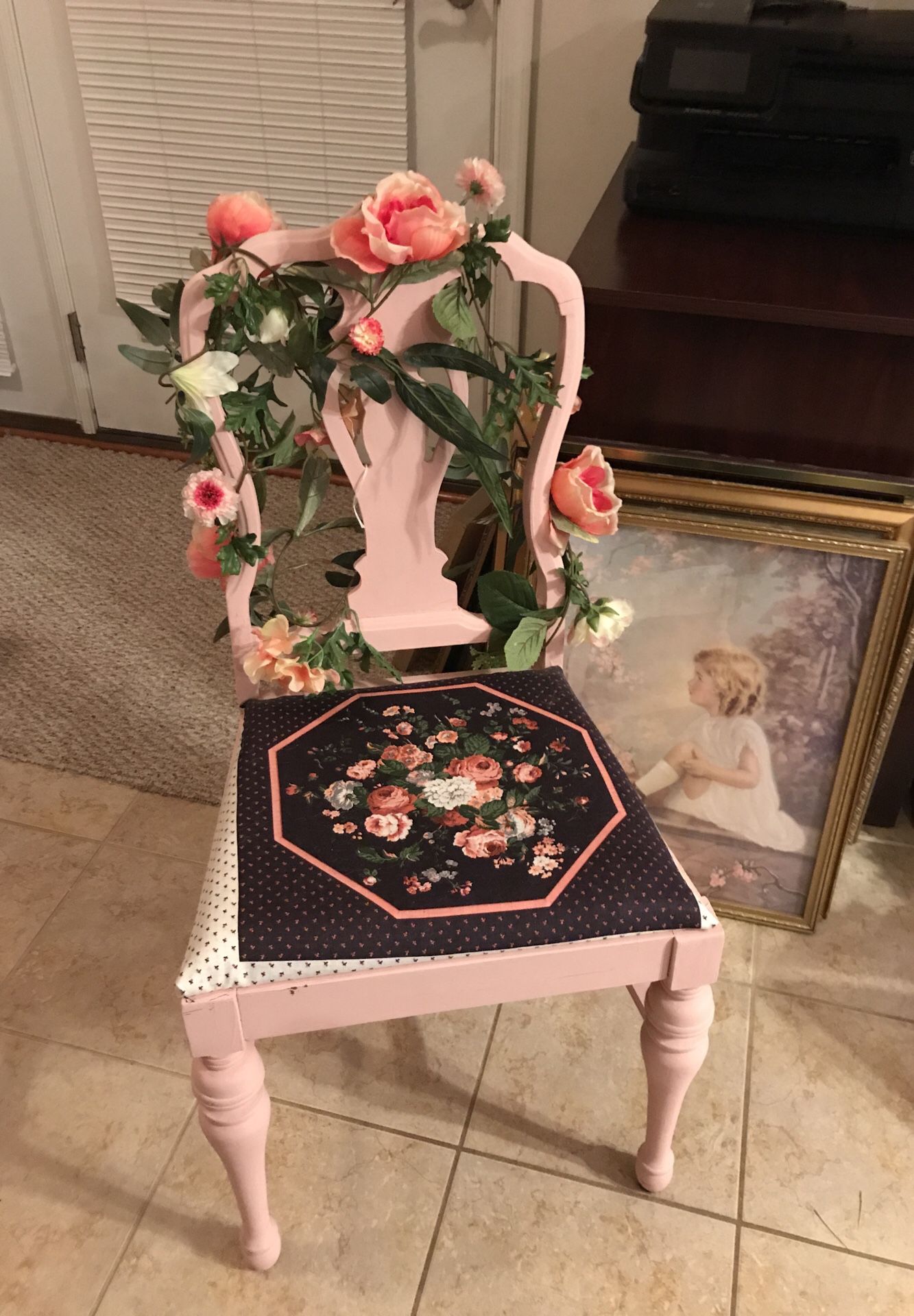 Beautiful Vintage Antique Victorian Decorated Chair.