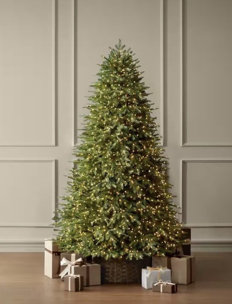9ft Grand Duchess Twinkling Tree 