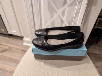 LifeStride Black Leather Ballet Flats