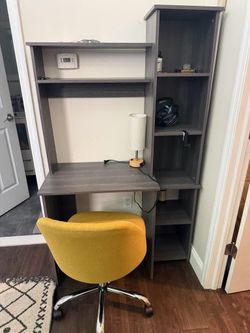 Desk with Built-In Bookshelf / Storage Hutch