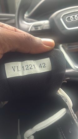 Lv all black
