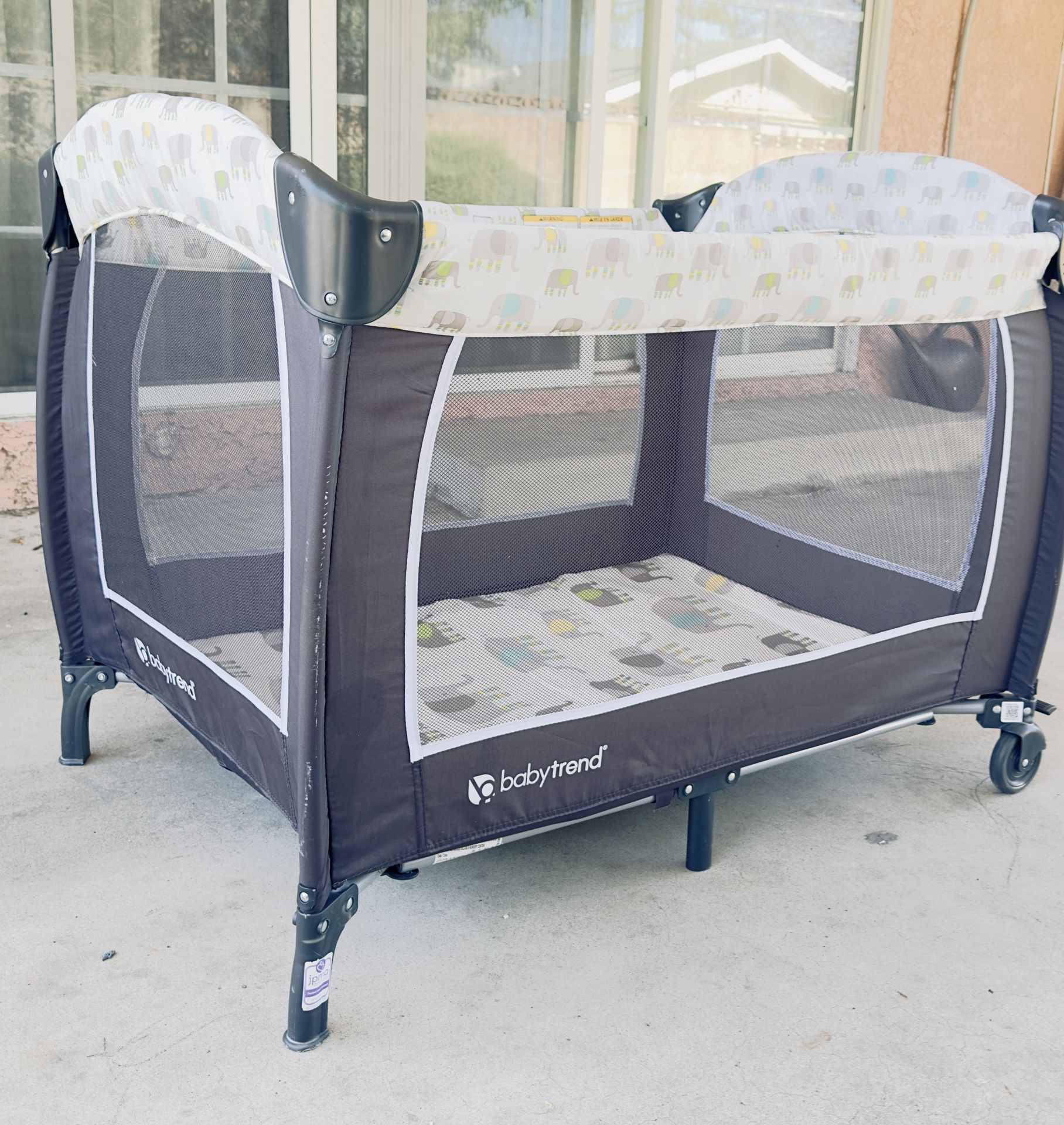 BabyTrend Crib 