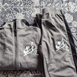 Boys medium 10/12 Jordan outfit
