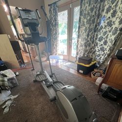 Elliptical Trainer Machine 