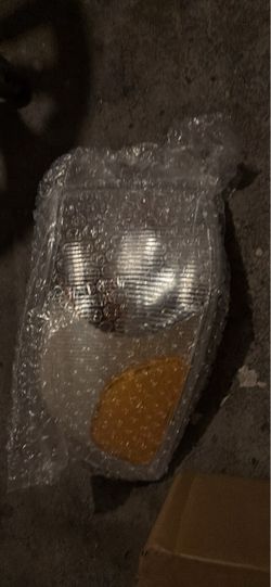 New front passenger side 1(contact info removed) Volvo v70 light housing