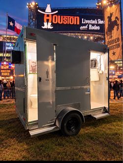 tráiler de baños