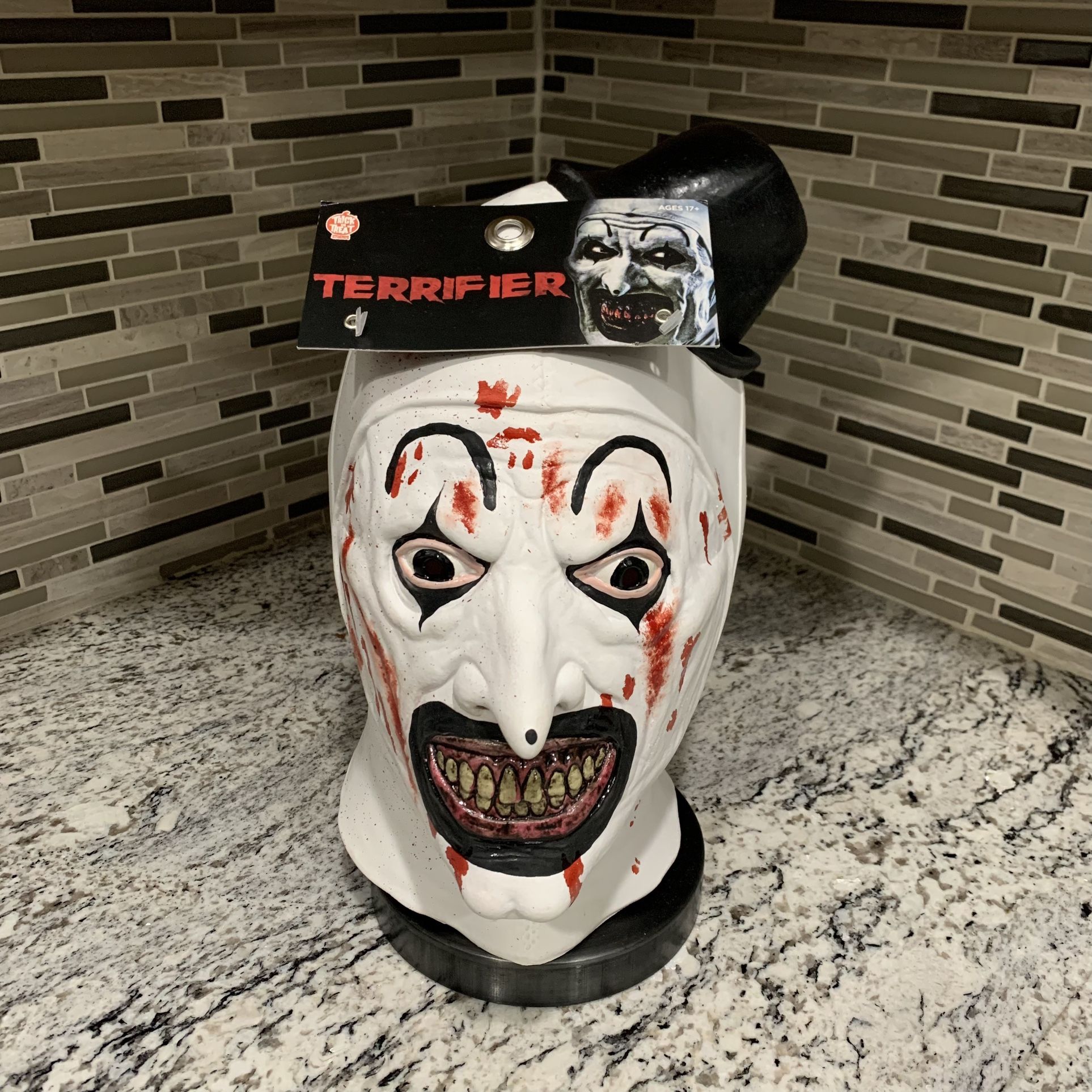 Trick Or Treat Studios Terrifier Bloody Art The Clown Halloween Horror Scary Collectible Mask Costume
