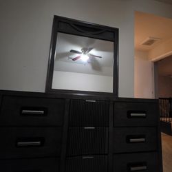 Queen Bed & Dresser Set - $100  (Pickup by 12/30)