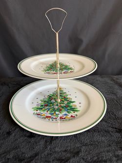 Salem Dining Christmas 2 tiered tray