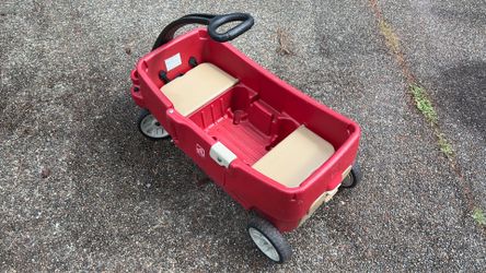 Step two kids wagon with seat belts