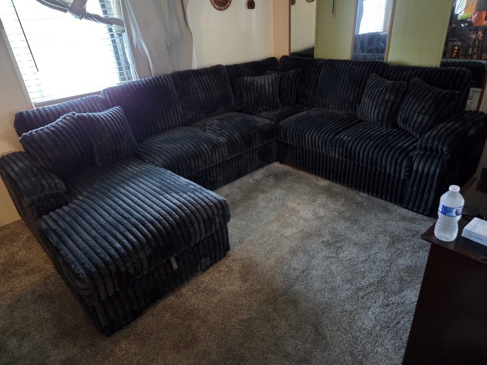 Brand New Sectional With Pull Out Bed & Storage $1299