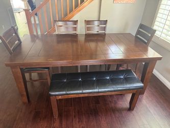 Living Spaces Extendable 6-Piece Dining Set – Includes Leaf, 4 Chairs, Bench & Free Covers