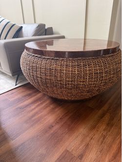 Coffee table rattan and coconut shell